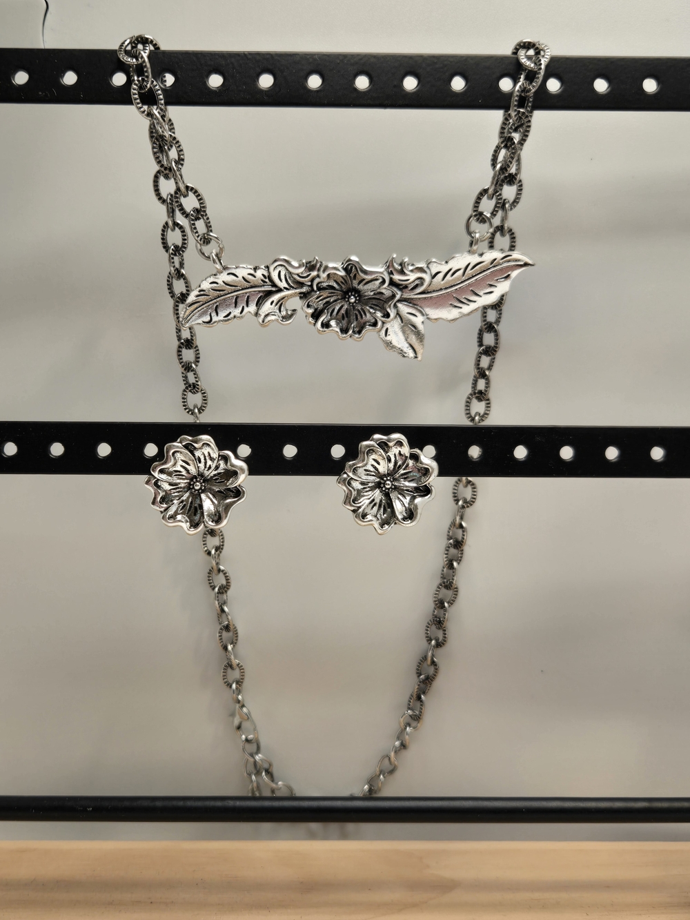 Silver-Tone Floral Leaf Necklace and Stud Earring Set